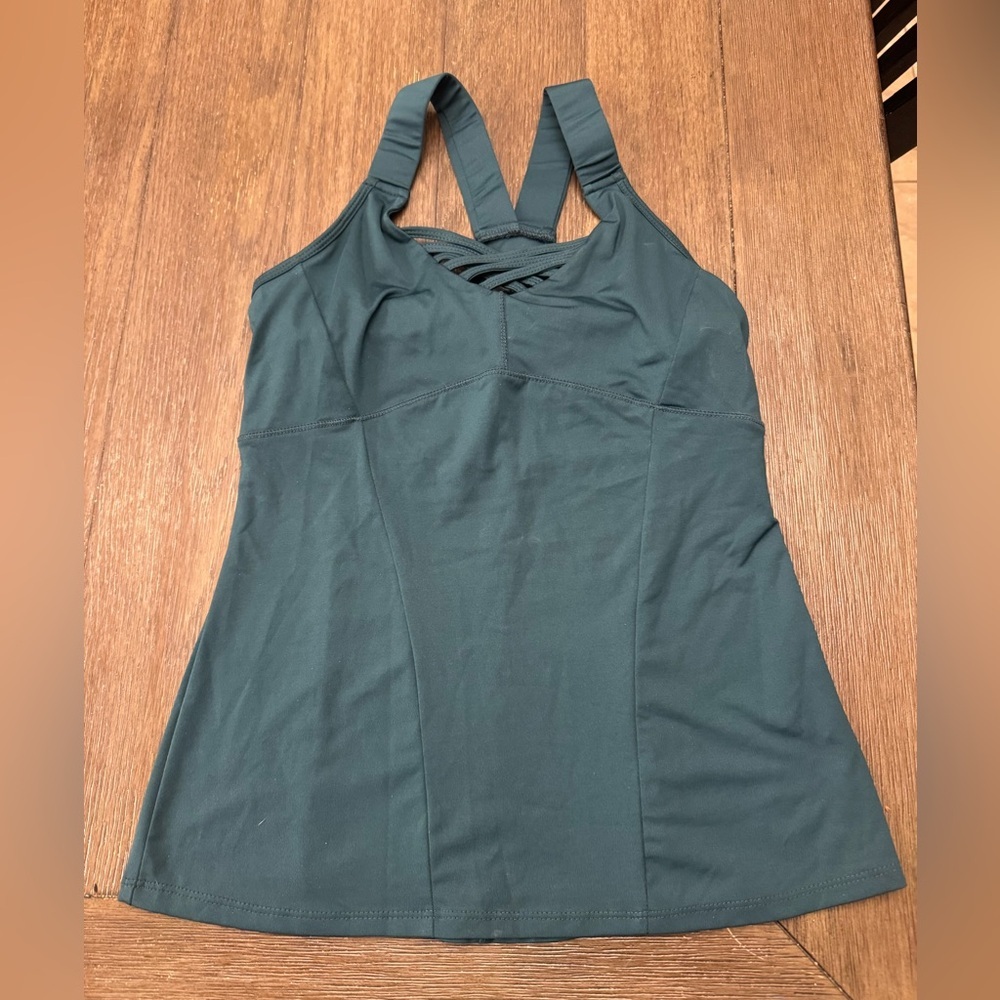 Lucky in love Women's Teal Sleeveless racerback Top built in bra size medium